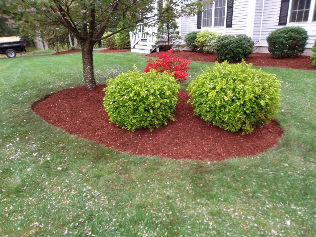 Mulch and Edging Job Salem, NH LaBrie Property Maintenance and