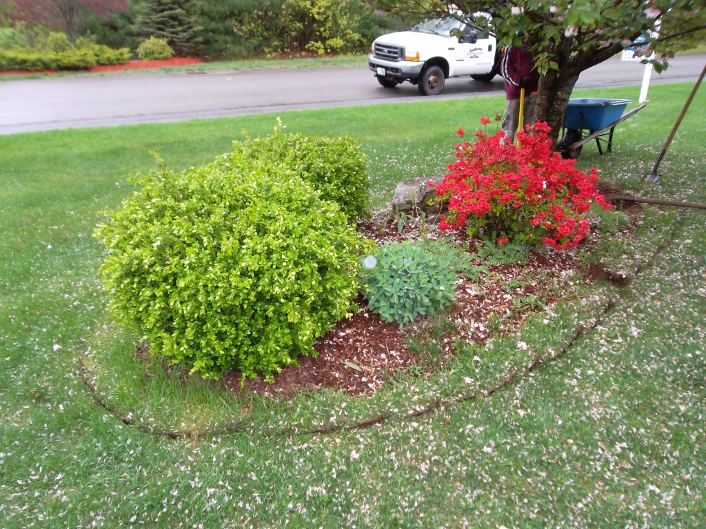 Mulch and Edging Job Salem, NH LaBrie Property Maintenance and